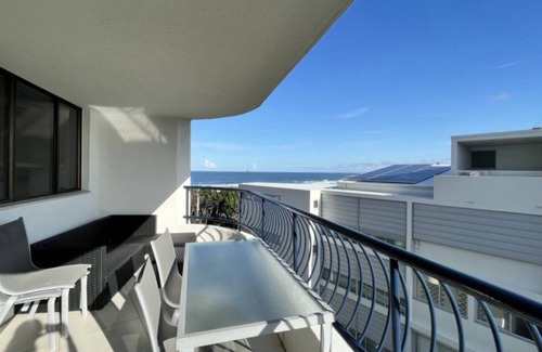 Caloundra Apartment | Oogarding Unit 10 - Enjoy Caloundra at its best staying in this very nicely appointed apartment