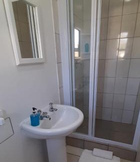 Gansbaai Apartment | Oom Piet Accommodation