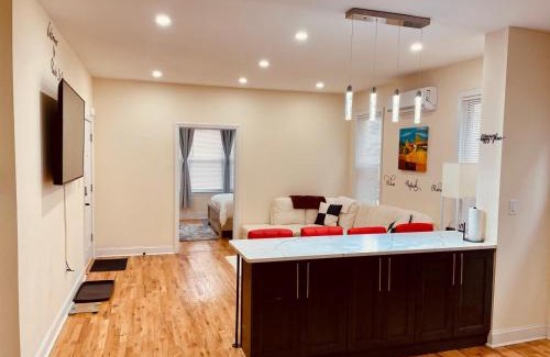 Newark Apartment | OoohLaLa! 2 Beds and 2 Full Baths w/Free Parking