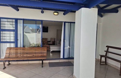 Langebaan House | OosiesRus - Charming Langebaan Villa with Garden View