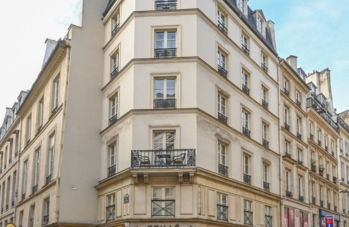 Gaillon Apartment | Opéra 5d French Typical Apartment