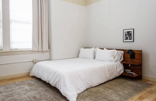 Downtown St. Louis Apartment | Open 2BR near the Enterprise Center