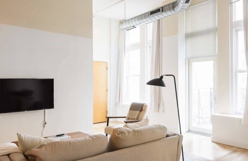 Downtown St. Louis Apartment | Open 2BR near the Enterprise Center