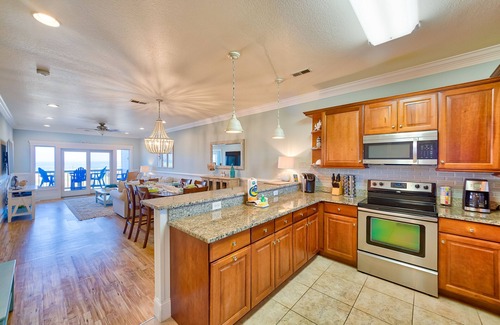 Rodanthe Condo | Open, beautiful ocean-view home with pool, hot tub & lanai - snowbird-friendly