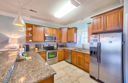 Rodanthe Condo | Open, beautiful ocean-view home with pool, hot tub & lanai - snowbird-friendly