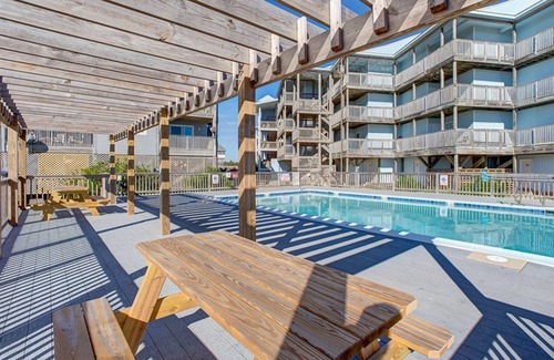 Rodanthe Condo | Open, beautiful ocean-view home with pool, hot tub & lanai - snowbird-friendly