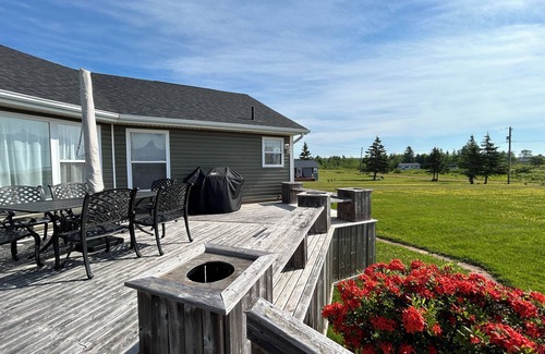 Bonshaw Cottage | Open Concept 4 Bedroom Cottage, Just Steps Away From South Shore Beach