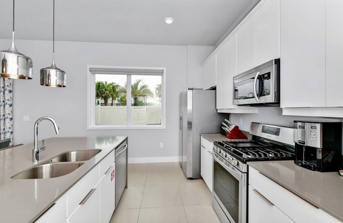 Reunion Hotel | Open Concept Condo near Disney with Resort & Waterpark Access - B22-115