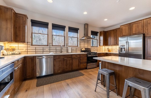 Silverthorne House | Open-Concept Townhome Next to Blue River w/Private Wrap-Around Patio!