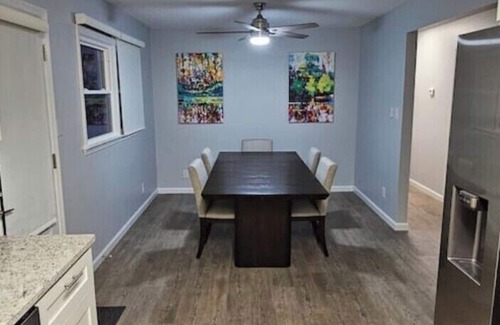 Augusta House | Open Floor Plan -Colorful Bright - Great for Extended Stays - 4 BR/2BA