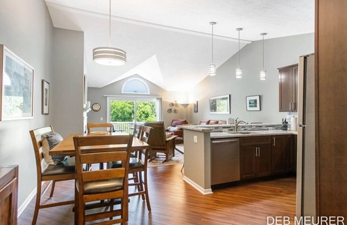 Douglas House | Open Layout Townhome Near All the Fun