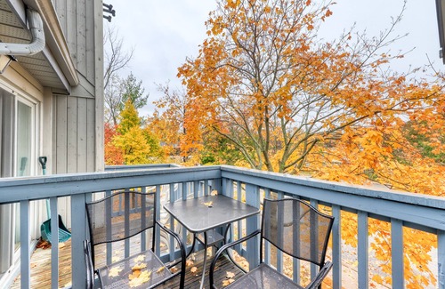 Craigleith House | Open Loft condo with 2 baths shared pool and tennis courts