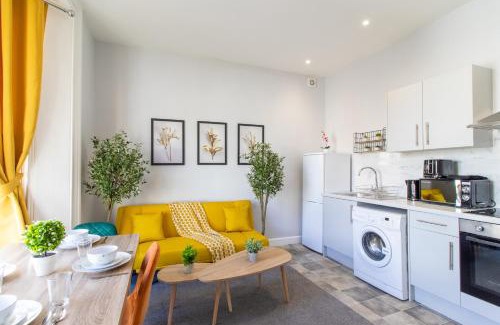 Southsea House | Open Mind Property - 10 guests, Hottub, Free Parking