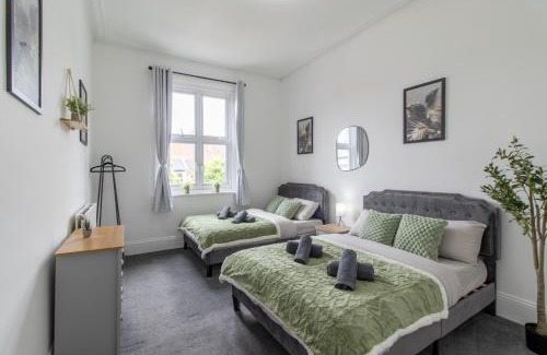 Southsea House | Open Mind Property - 10 guests, Hottub, Free Parking