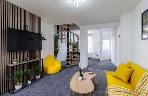 Portsmouth House | Open Mind Property - Luxury House & Free Parking