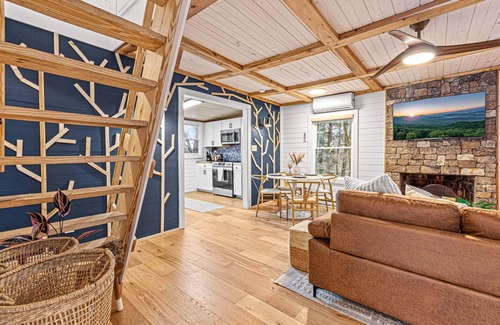 Blowing Rock Cabin | OPEN MT Luxe A-Frame w/Dome, Hot Tub & Sauna