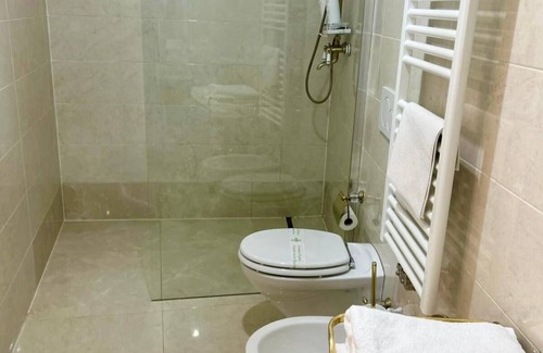 Lavis House | Open-Plan Family Suite