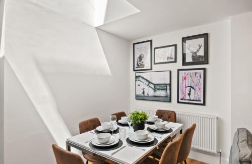 North Acton Apartment | Open plan living I Extended stays I free parking