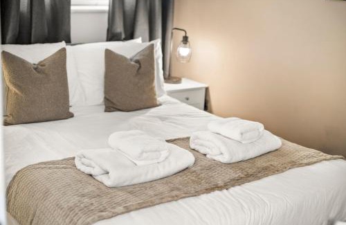 North Acton Apartment | Open plan living I Extended stays I free parking