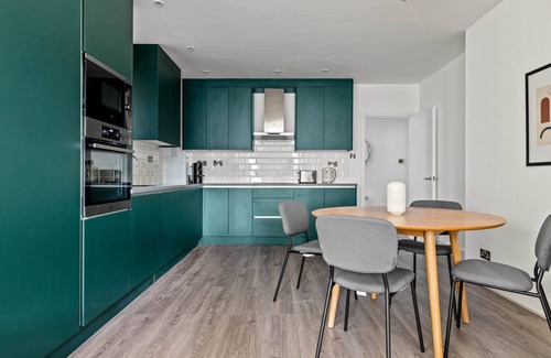 Riverside Apartment | Open Plan London Bridge 2BR nr London Bridge Station, by Blueground