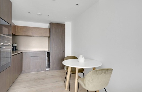 Vauxhall Apartment | Open plan Vauxhall 1BR, modern, by Blueground