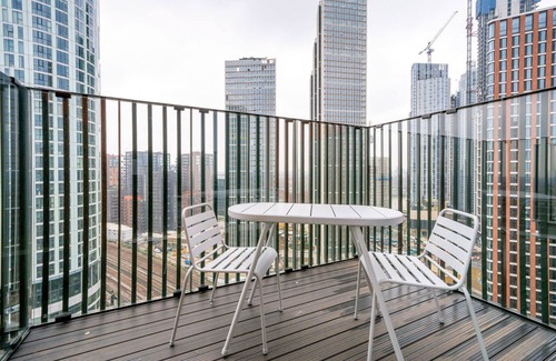 Vauxhall Apartment | Open plan Vauxhall 1BR, modern, by Blueground