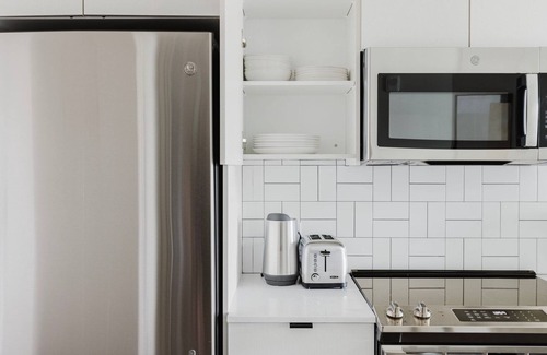Revere Apartment | Open Revere 1BR w/EV Charging, Pool, Gym & W/D, by Blueground