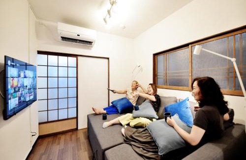 Shin-Osaka Apartment | Open Sale! Umeda 3 min away 2BR Max6 Free tour guide