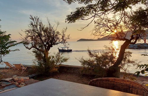Barcaggio Villa | Open the gate, the sea is right there! Direct access to the sea.