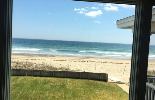 Wells Beach House | Open the Slider and you are on the Beach!