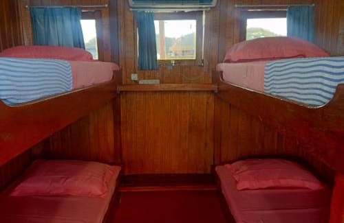 Labuan Bajo Boat Rental | Open Trip Komodo 3D2N