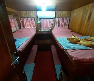 Labuan Bajo Boat Rental | Open Trip Komodo 3D2N
