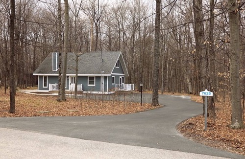 Egg Harbor Cottage | Open Year-Round. Pristine Cottage Minutes from Egg Harbor.