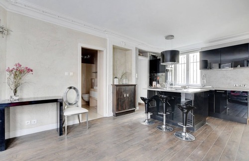 Quartier de la Porte-Saint-Denis Apartment | Opera Chic : a unique apartment in the heart of Paris