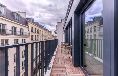 Chaussee-d'Antin Apartment | Opera - One bedroom apt. with balcony in Paris