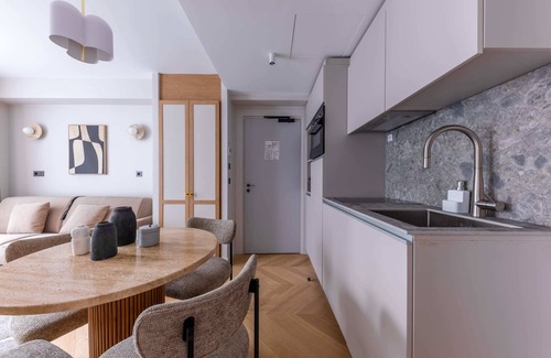 Chaussee-d'Antin Apartment | Opera - One Bedroom Balcony