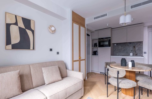 Chaussee-d'Antin Apartment | Opera - One Bedroom Balcony