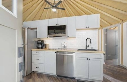 Canyon Lake Cabin | Ophelia: Luxury Yurt-Cabin | Canyon Lake | Hot Tub