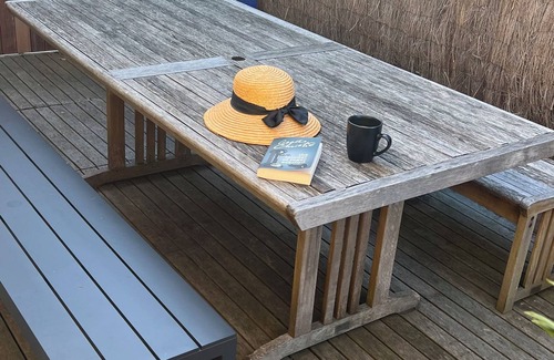 Torquay Cottage | Opp TORQUAY beach. Pet friendly Beach House*