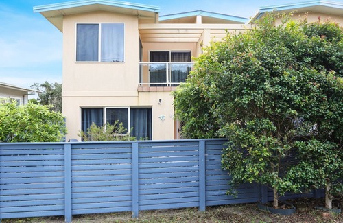 Hawks Nest House | Opposite Bennetts Beach
