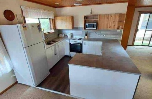 Lake Wangary House | Opposite National park & 70 mtrs to Long Beach