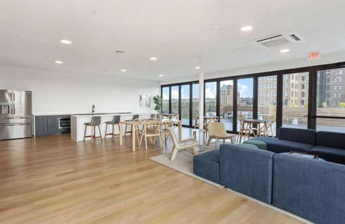 Five Points South Apartment | Optimum - Downtown Oasis!