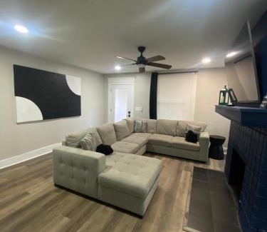 Norwood Apartment | Optimum - Uptown Oasis