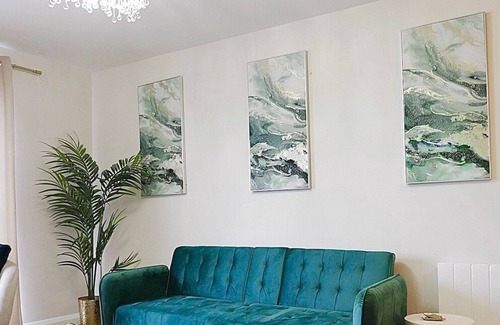 Belfast City Centre Apartment | Opulence City Centre Apartment