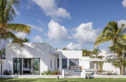 Rendezvous Bay House | Opulent 3BR Villa w/Direct Beach Access, Private Pool & Full Resort Privileges