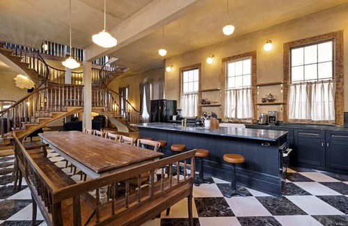 Faubourg Lafayette Villa | Opulent Art Deco Villa w Pool & Hot Tub 6bd|6.5ba