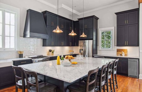 Seventh Ward Bed & Breakfast | Opulent Expansive Unit With Heated Pool and Spa