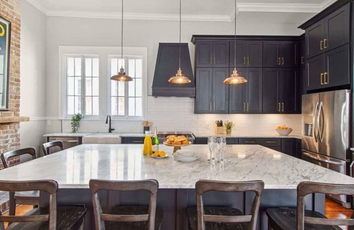 Seventh Ward Bed & Breakfast | Opulent Expansive Unit With Heated Pool and Spa
