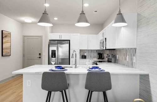 East Raleigh Apartment | Opulent Living 5 Min From Downtown