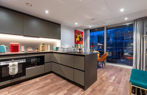 Nine Elms Apartment | Opulent Luxury Residence in the Heart of Battersea